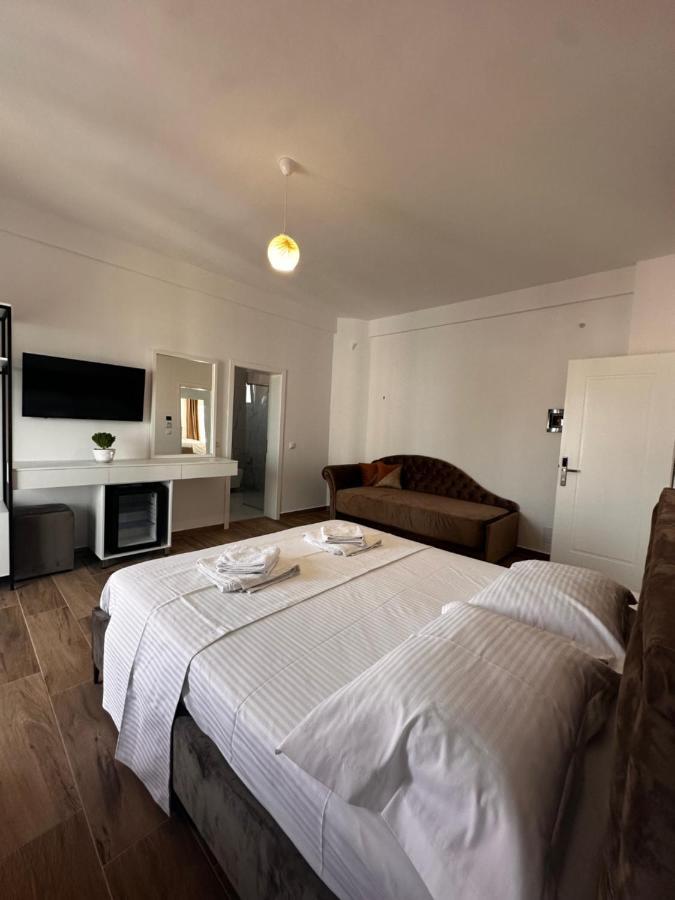 Hotel Belle Vue Ksamil Eksteriør billede